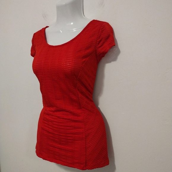 Guess - Red Lover Quarrels Stitch Short Sleeve Top - Picture 7 of 14